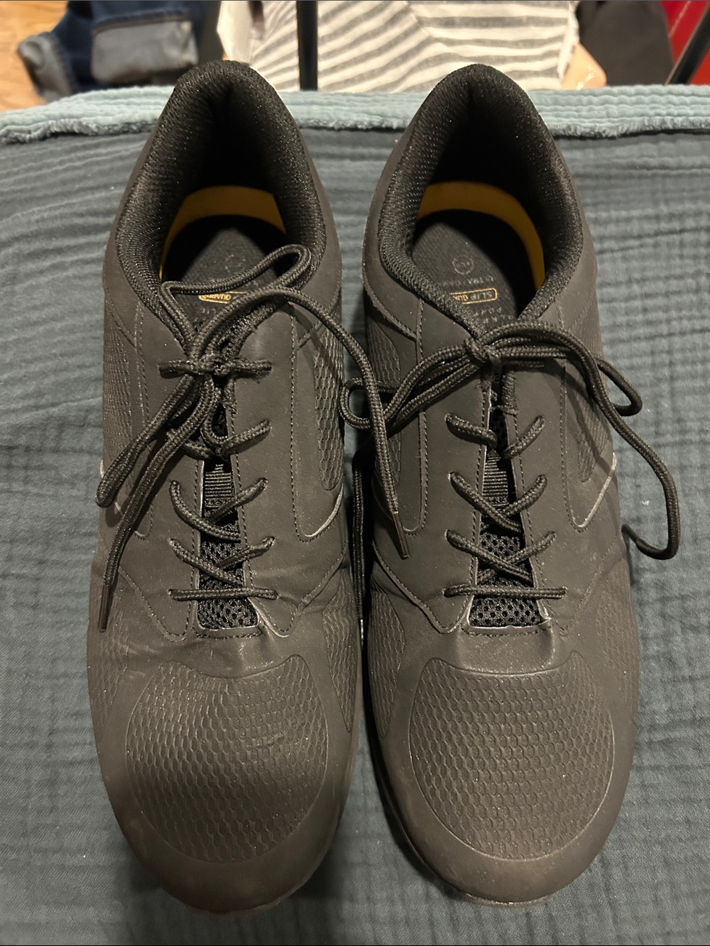 Perry Ellis Black Low-Top Lace-Up Sneakers w/ slip guard. 12W